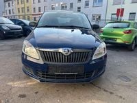 Gebraucht Skoda Fabia 60 PS (44 kW) 2014 Blau Kleinwagen