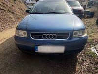 Gebraucht Audi A3 Ambiente 101 PS (74 kW) 2001 Blau Kleinwagen