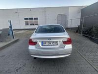 Gebraucht BMW 320 163 PS (119 kW) 2007 Grau Limousine