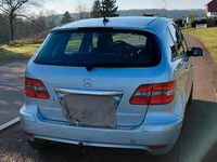 Gebraucht Mercedes B200 140 PS (102 kW) 2011 Silber Van / Kleinbus