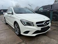Gebraucht Mercedes CLA200 136 PS (100 kW) 2015 Weiß Limousine