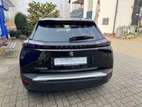 Gebraucht Peugeot e-2008 Allure 100 kW (136 PS) 2021 Lackierung schwarz perla nera/typ aussen (metallic) SUV