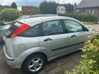 Gebraucht Ford Focus Ambiente 101 PS (74 kW) 2003 Silber Limousine