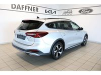 Gebraucht Ford Focus Active X 155 PS (114 kW) 2023 Polarsilber metallic Kombi