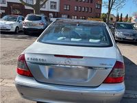 Second-hand Mercedes E320 220 CP (161 kW) 2007 Argintiu Berlinǎ