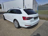 Gebraucht Skoda Superb Style 150 PS (110 kW) 2023 Weiß Kombi
