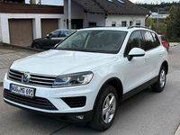 Gebraucht VW Touareg 290 PS (213 kW) 2015 Weiß SUV