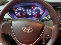 Gebraucht Hyundai i20 75 PS (55 kW) 2016 Weiß Kleinwagen