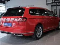 Gebraucht VW Passat Elegance 150 PS (110 kW) 2023 Rot Kombi