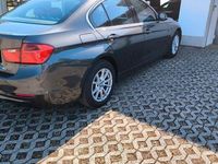 Gebraucht BMW 318 143 PS (105 kW) 2012 Braun Limousine