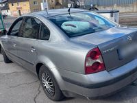 Gebraucht VW Passat 116 PS (85 kW) 2004 Grau Limousine