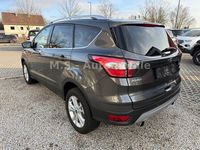 Gebraucht Ford Kuga Titanium 150 PS (110 kW) 2018 Grau SUV