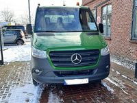 Gebraucht Mercedes 500 150 PS (110 kW) 2023 Grün (laubgrün) Van