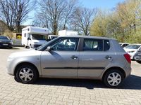Gebraucht Skoda Fabia Classic 69 PS (50 kW) 2009 Silber Limousine