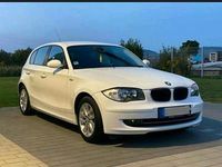 Gebraucht BMW 116 122 PS (89 kW) 2009 Weiß Kleinwagen