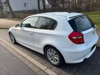 Gebraucht BMW 116 122 PS (89 kW) 2009 Weiß Kleinwagen