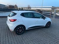 Gebraucht Renault Clio IV Life 75 PS (55 kW) 2016 Weiß Limousine