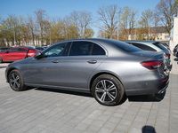 Gebraucht Mercedes E220 Avantgarde 200 PS (147 kW) 2022 Metalliclack selenitgrau Limousine