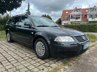Gebraucht VW Passat 131 PS (96 kW) 2002 Schwarz Kombi