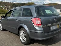 Usado Opel Astra 120 HP (88 kW) 2008 Azul Carrinha