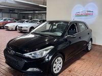 Gebraucht Hyundai i20 Basis 75 PS (55 kW) 2017 Limousine