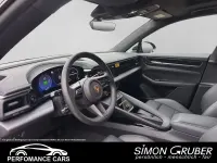 Gebraucht Porsche Macan 264 kW (360 PS) 2025 Tiefschwarz (metallic) SUV