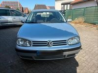 Second-hand VW Golf IV 75 CP (55 kW) 2002 Argintiu Berlinǎ