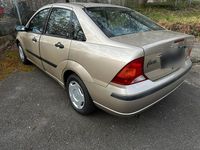 Gebraucht Ford Focus 100 PS (73 kW) 2002 Gold Limousine