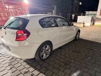 Gebraucht BMW 118 143 PS (105 kW) 2009 Weiß Kleinwagen