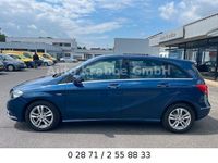 Gebraucht Mercedes B180 122 PS (89 kW) 2011 Lotusblau metallic (metallic) Van / Kleinbus