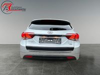 Gebraucht Hyundai i40 Trend 141 PS (103 kW) 2017 Sleek silver Kombi