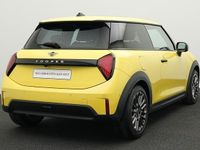 Używany Mini Cooper Classic 156 KM (114 kW) 2024 Żółty Hatchback