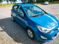 Gebraucht Hyundai i20 86 PS (63 kW) 2014 Blau Kleinwagen