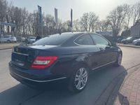 Gebraucht Mercedes C180 156 PS (114 kW) 2011 Blau Coupé