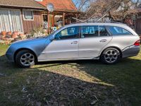 Gebraucht Mercedes E240 Avantgarde 177 PS (130 kW) 2004 Silber Kombi