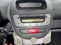 Gebraucht Toyota Aygo Cool 69 PS (50 kW) 2009 Rot Kleinwagen