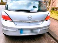 Second-hand Opel Astra 105 CP (77 kW) 2004 Argintiu Berlinǎ