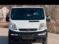 Second-hand Opel Vivaro 101 CP (74 kW) 2005 Alb Monovolum