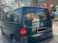 Second-hand VW Transporter 131 CP (96 kW) 2006 Verde Van