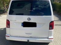 Second-hand VW Multivan 150 CP (110 kW) 2022 Alb Monovolum