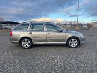 Gebraucht Skoda Octavia Elegance 160 PS (117 kW) 2011 Braun Kombi