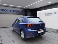Gebraucht VW Polo Life 95 PS (69 kW) 2023 Blau Limousine