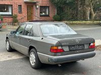 Gebraucht Mercedes 200 75 PS (55 kW) 1992 Grau Limousine