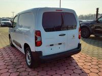 Gebraucht Peugeot Partner Premium 102 PS (75 kW) 2023 Weiß Van / Kleinbus