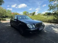 Gebraucht Mercedes E240 176 PS (129 kW) 2005 Schwarz Limousine