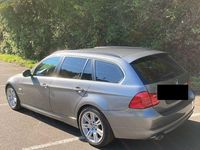 Gebraucht BMW 318 143 PS (105 kW) 2012 Grau Kombi