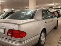Gebraucht Mercedes E320 Avantgarde 224 PS (164 kW) 1998 Silber Limousine