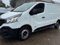 Gebraucht Renault Trafic Komfort 116 PS (85 kW) 2015 Weiß Van / Kleinbus