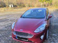 Gebraucht Ford Fiesta Titanium 125 PS (91 kW) 2018 Rot Kleinwagen