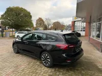 Gebraucht Ford Focus Titanium 125 PS (91 kW) 2023 Schwarz Limousine